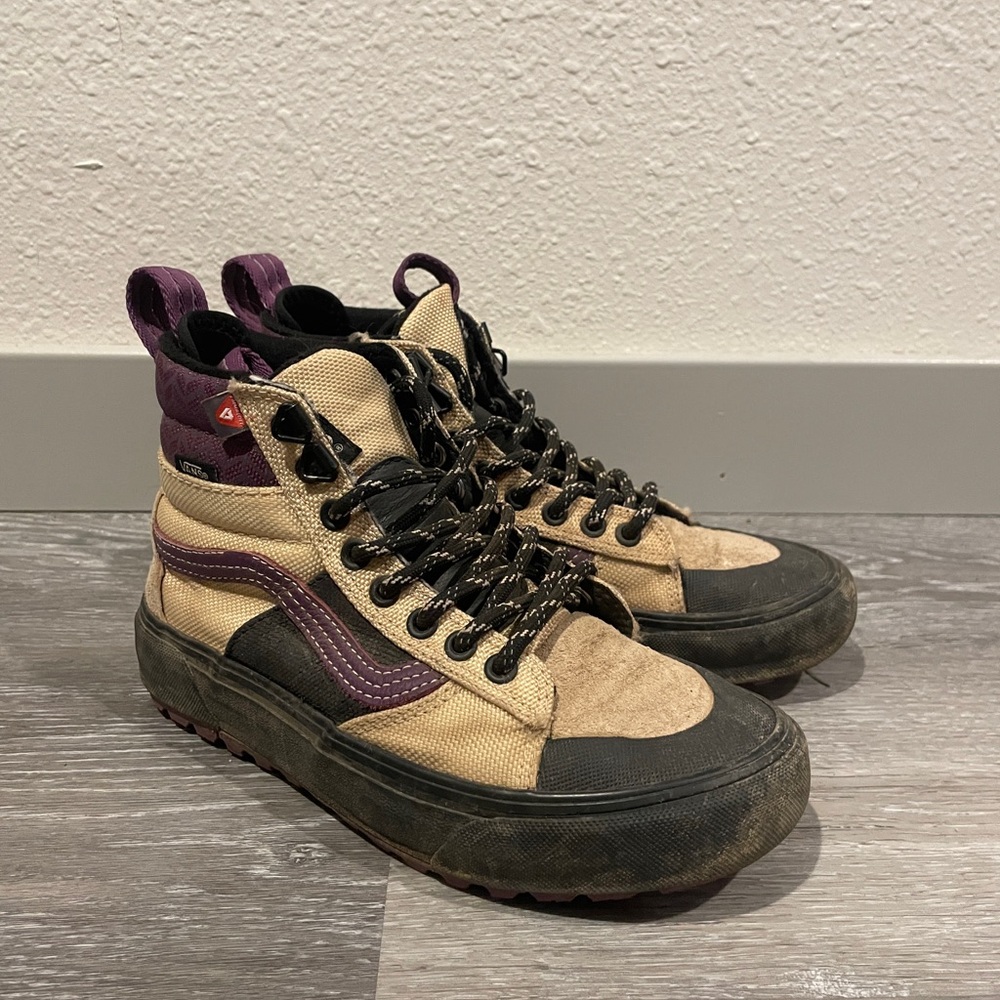 Vans Women’s High-Top Hiking Boots - Beige and Dark Purple
